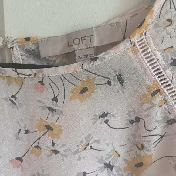 Loft Blouse! Size XS - Picture 2 of 5
